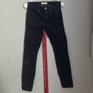 Gap. True skinny. Corduroy. Size 26L